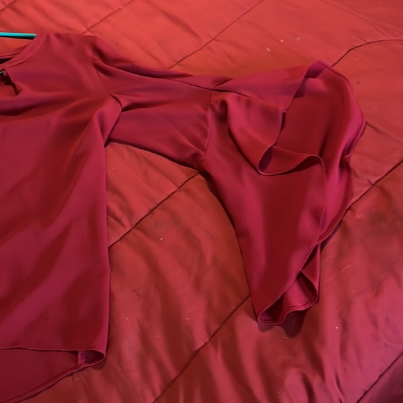 Sami & Jo flaired sleeves top - Picture 2 of 3